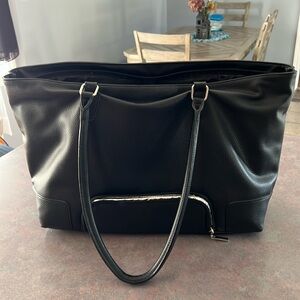 Buff bunny game changer bag in black, nearly perfect condition